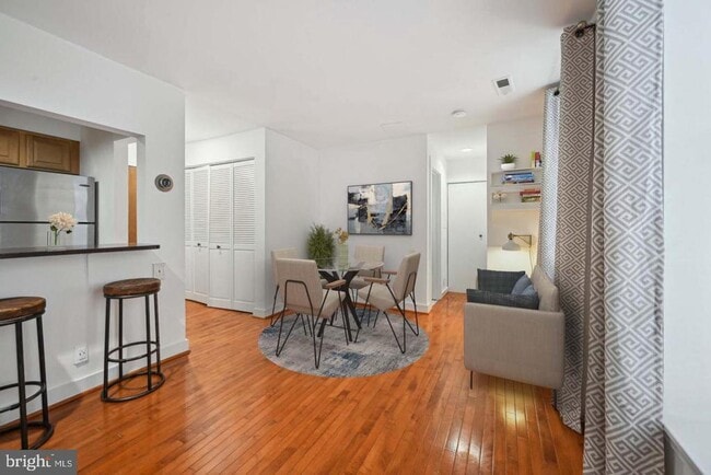 Photo - 2305 18th St NW Unit 303