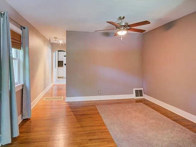 Photo - 227 Sherman CT