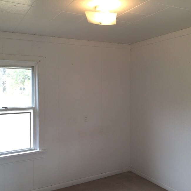 Photo - Country Charm Property North Vancouver!