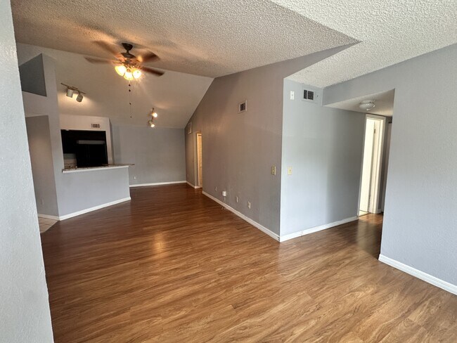 Photo - 4518 Commander Dr Casa Adosada