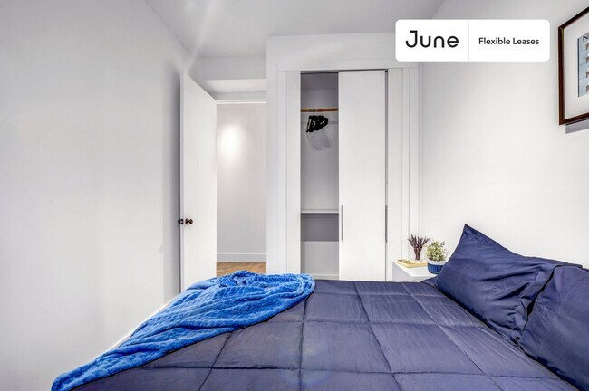 Photo - Stylish ROOM at The Atlantic House Unit 2