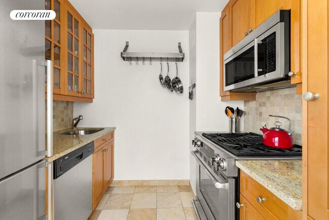 Photo - 301 E 22nd St