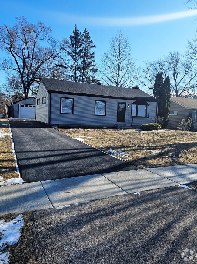 Building Photo - 1129 Campbell Ave Rental