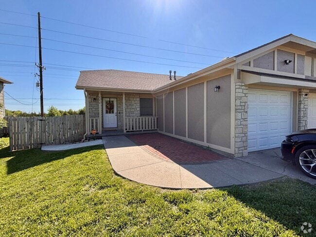 Building Photo - Italian Estates Property Management Rental