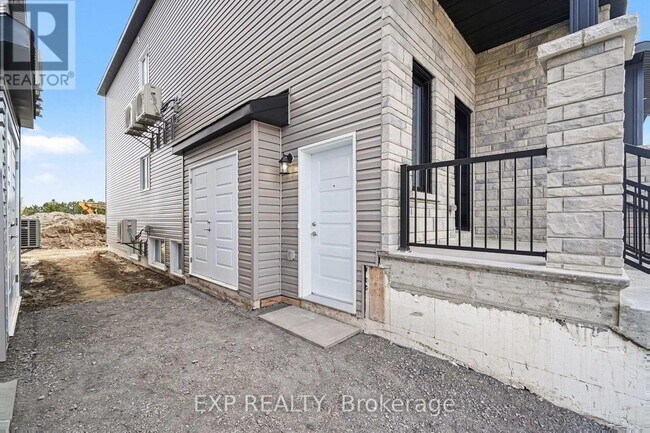 Photo - 488 Falcon Ln