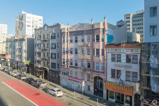 Primary - Rockwell Apartments
