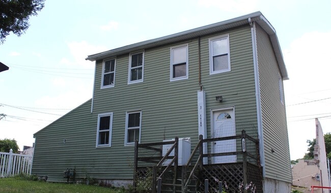 Building Photo - Charming Colonial in Dallastown Borough