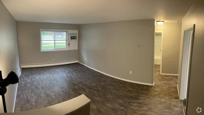 Building Photo - This adorable & newly remodeled 2 bed/1 ba... Unit 2 Rental