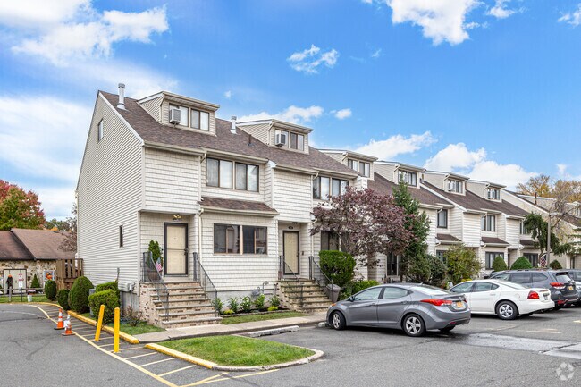 367 Sign Rd - Rustic Woods