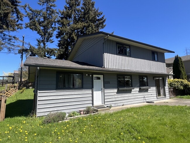 Building Photo - 2325 Bowen Rd