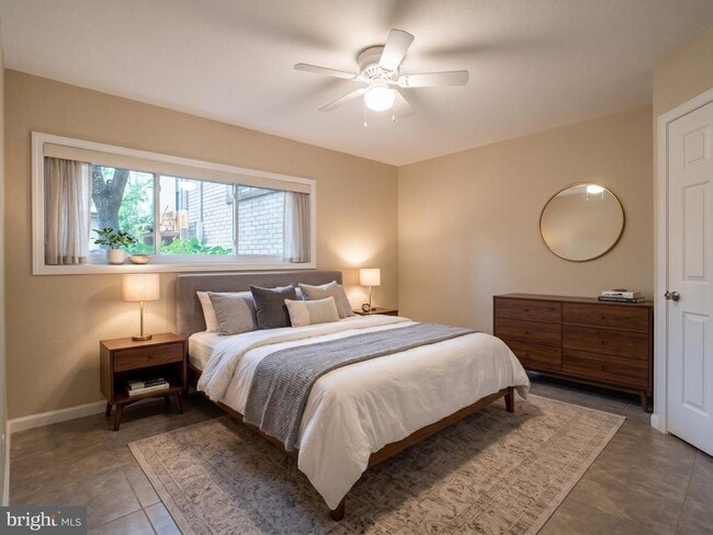 4937 Americana Dr Unit T3