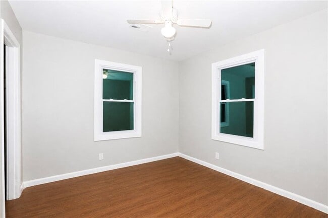 Photo - 202 Wendan Way