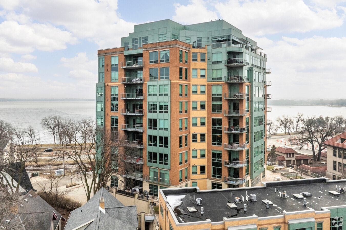 Photo - Nolen Shore Condominiums