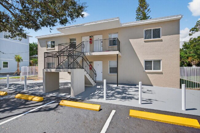 Photo - Spacious 2 bed apartment with fenced courtyard, parking, payment plans available for security dep... Unit 3