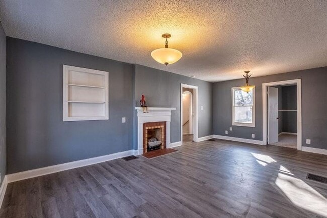Photo - For Rent – 3-Bedroom Home with Basement & ...