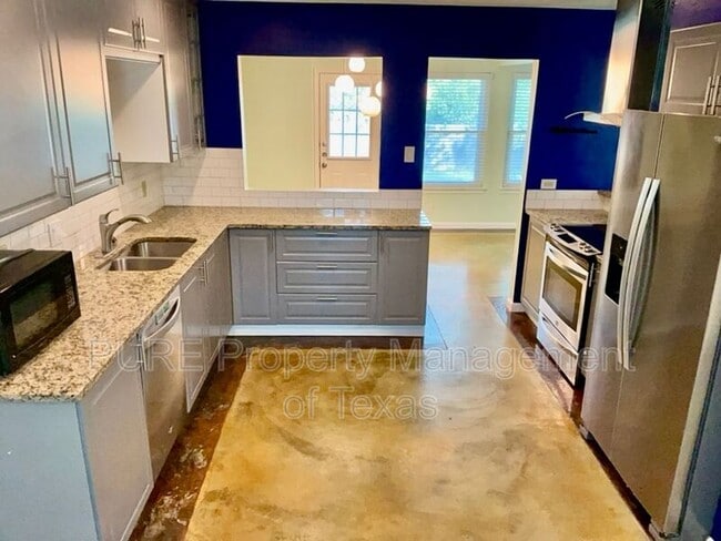 Photo - 9103 Comburg Dr