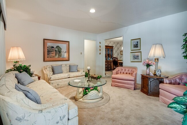 Building Photo - 5130 Vicki St