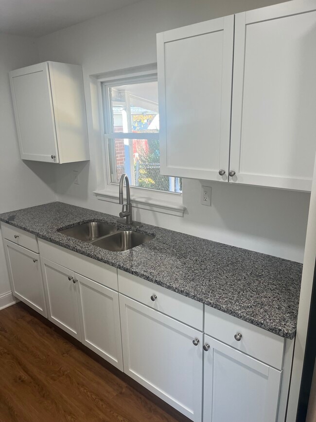 Photo - 106 Larry St