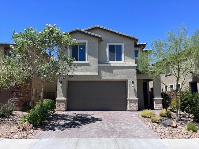 Building Photo - 3 Bedroom Single Family home - Gated community