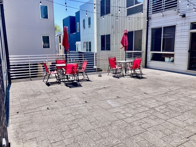 Photo - Spacious Olde Kensington 2bd/2bth Condo w/ Garage Parking