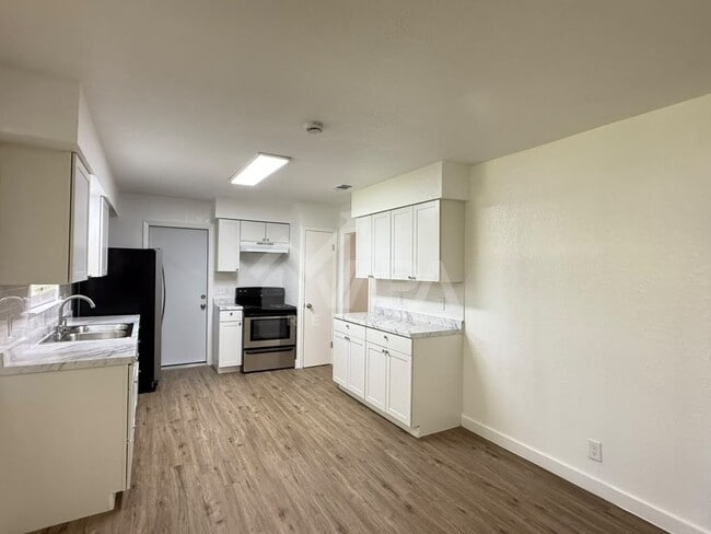 Photo - 4126 Valleyfield Dr