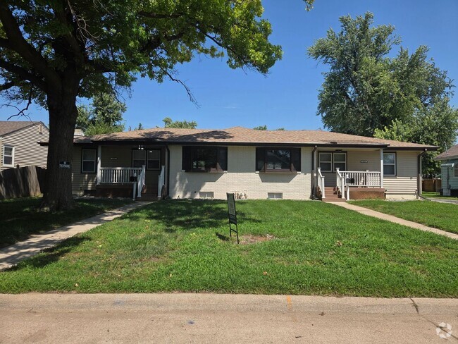 Building Photo - Just Like NEW! Rental