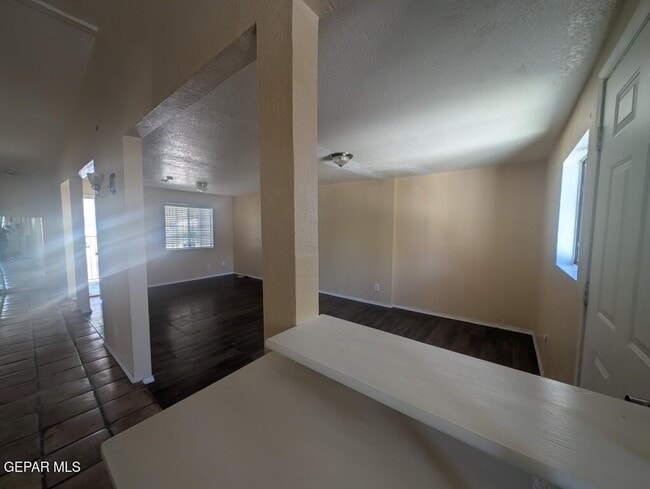 Photo - 3917 Volcanic Ave