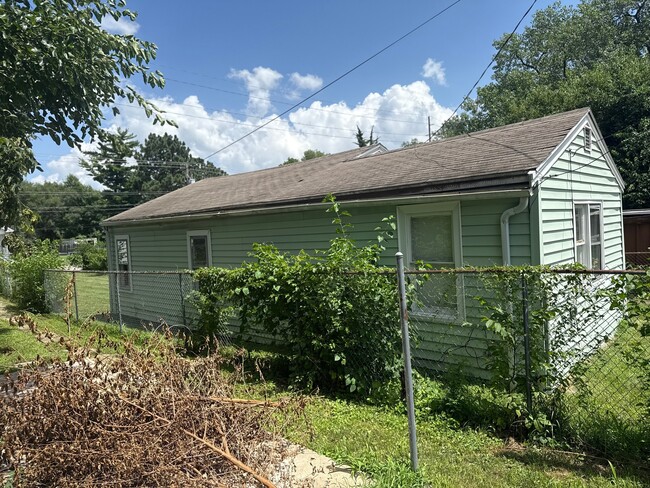 Photo - 2049 N Gale Ave