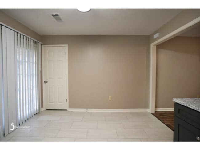 Photo - 2207 Needham St