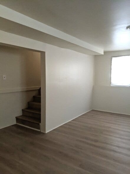 Photo - 647 N May St