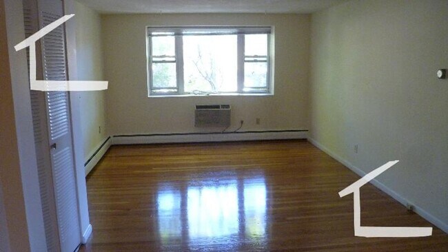 Building Photo - Coolidge Corner 2 Bed Available Now