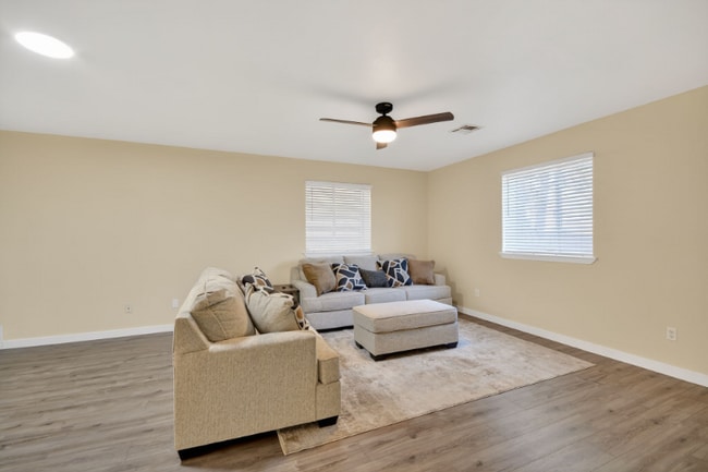 Photo - 407 Corona Ave Unidad C