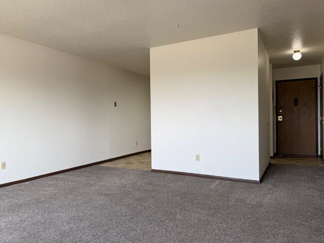 Living Room - Meadowlark Apartments