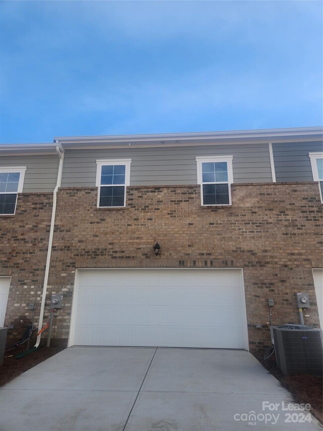 Photo - 5240 Kinsbridge Dr Townhome