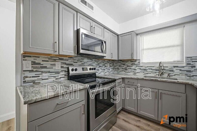 Building Photo - 1143 Clear Springs Rd