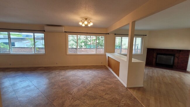 Photo - Spacious 5 Bedroom 3 Bath Duplex House w/ 2 car Garage and Gated Driveway in Mililani
