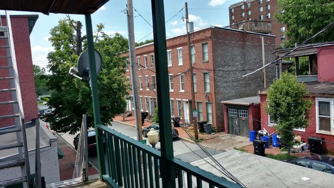 Photo - 1 Bedroom in Midtown w/optional Garage Unit Apt 3