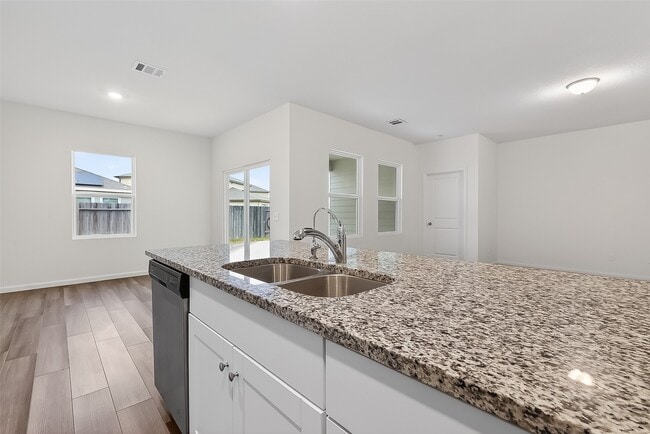 Photo - 1065 Long Bay Ct