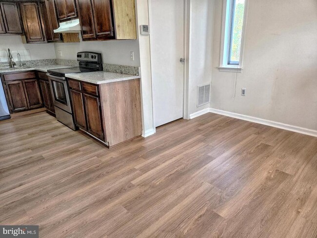 Photo - 4570 Conwell Dr