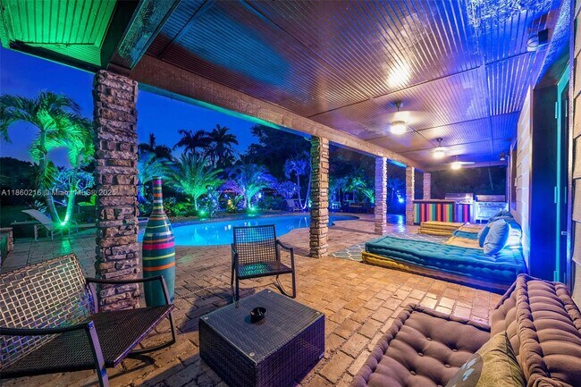 Photo - 250 NE 158th St