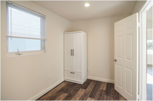 Photo - 31725 Virginia Way