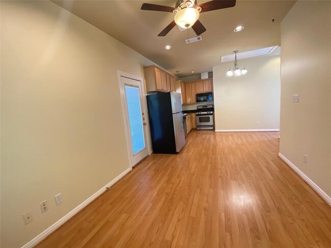 Photo - 5502 Evans Ave