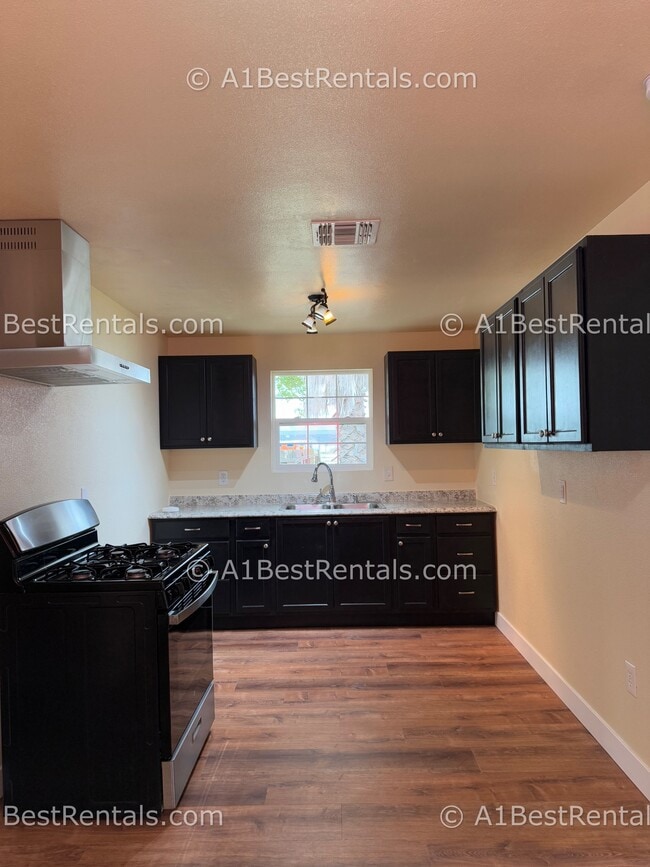 Photo - 3205 Sierra St