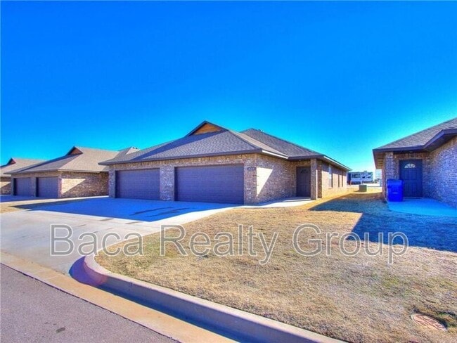 Building Photo - 822 Aspen Dr Rental