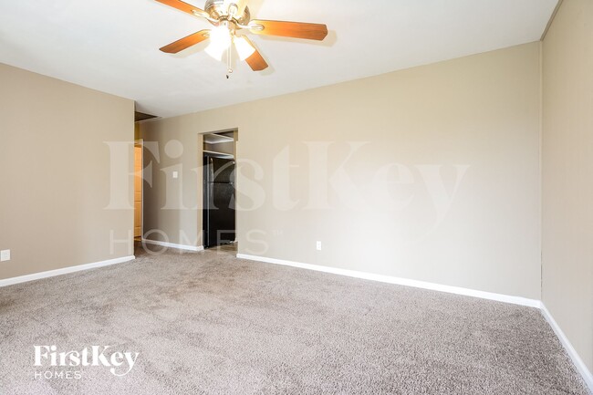 Photo - 405 Albert Dr