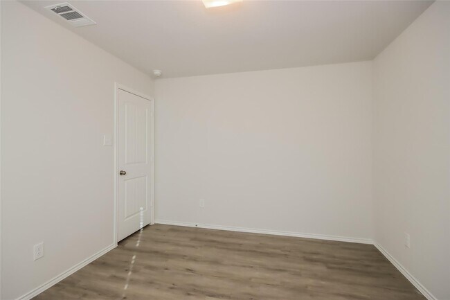 Photo - 2621 Lina Dr