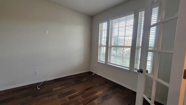 Photo - 128 Cypress Hills Rd
