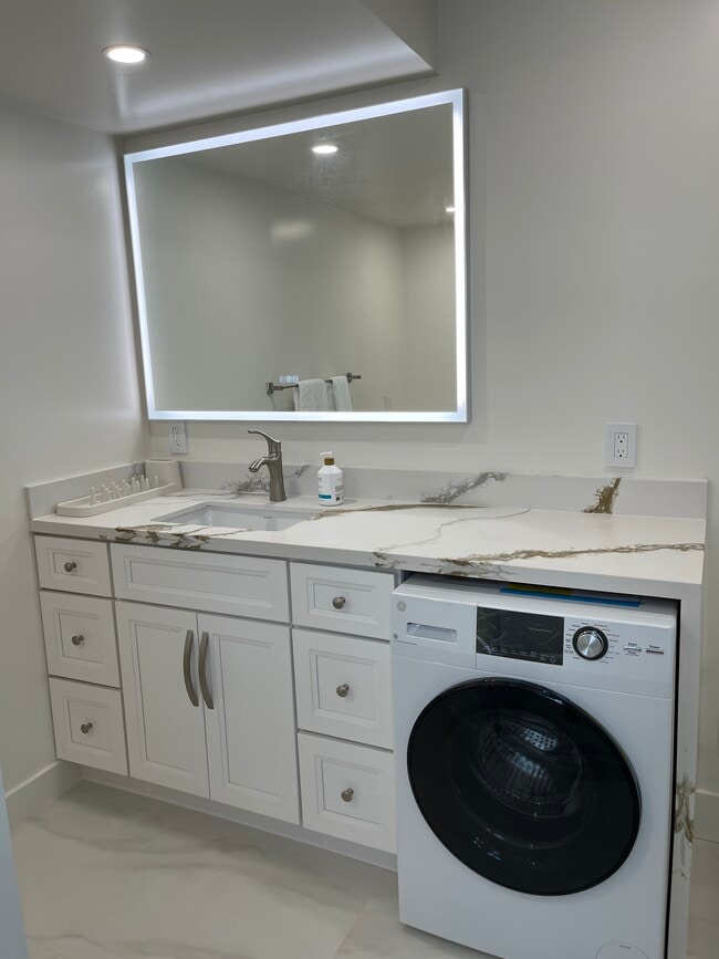 Photo - 633 Rocca Ave