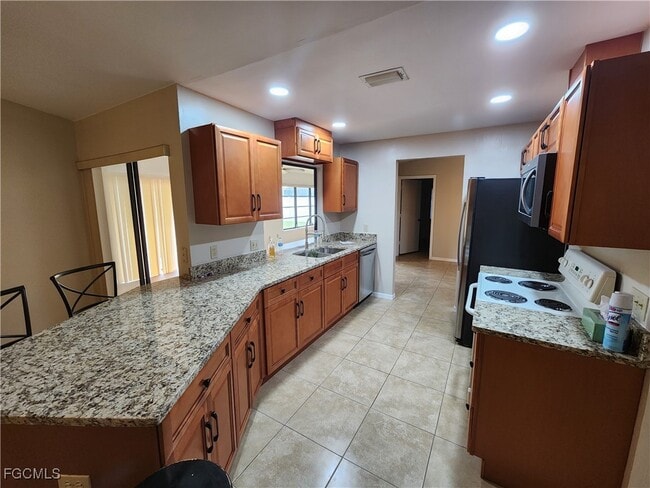 Building Photo - 2213 SE 8th Pl Rental