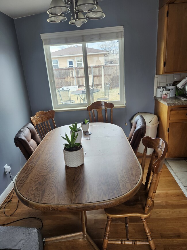 Photo - 830 Windmill Rd